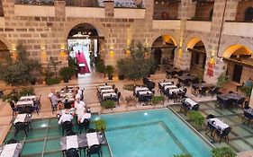 Cesme Kanuni Kervansaray Historical Hotel